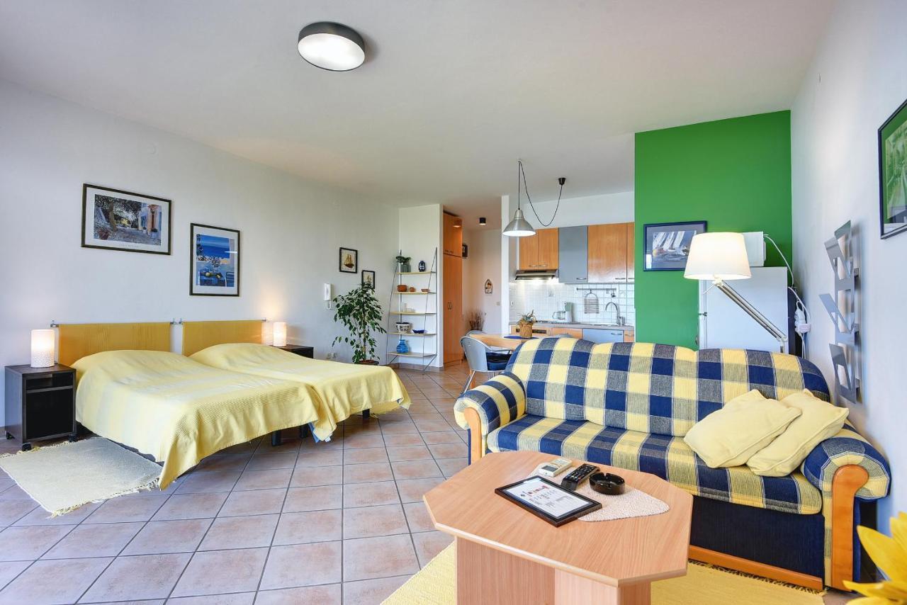 Apartments Villa Ana Medolino Esterno foto