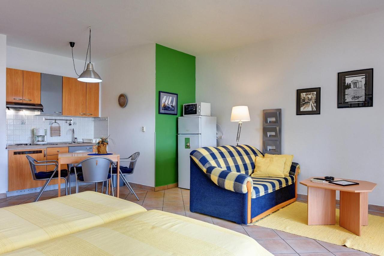 Apartments Villa Ana Medolino Esterno foto