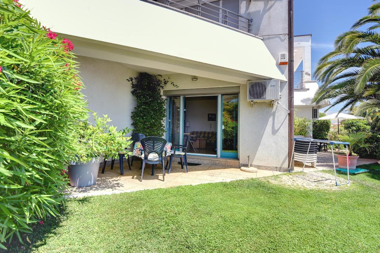 Apartments Villa Ana Medolino Esterno foto